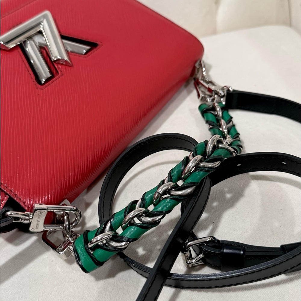 Louis Vuitton Epi Twist Bag - Picture 3 of 6